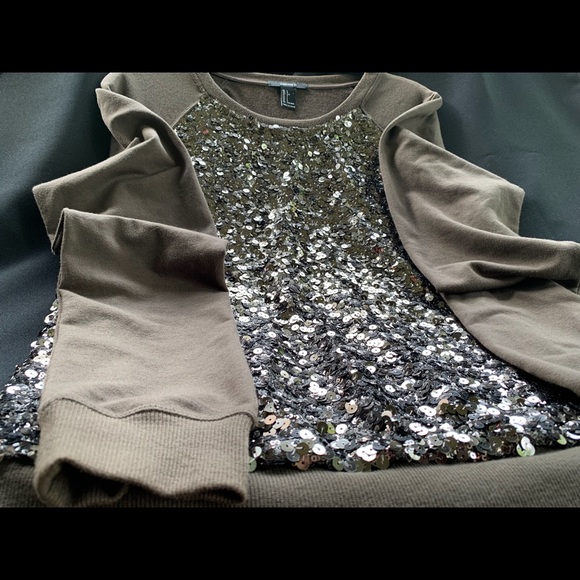🌟FOREVER 21 Comfy Bling Sequence Top | Nice 🌟 - Picture 4 of 8
